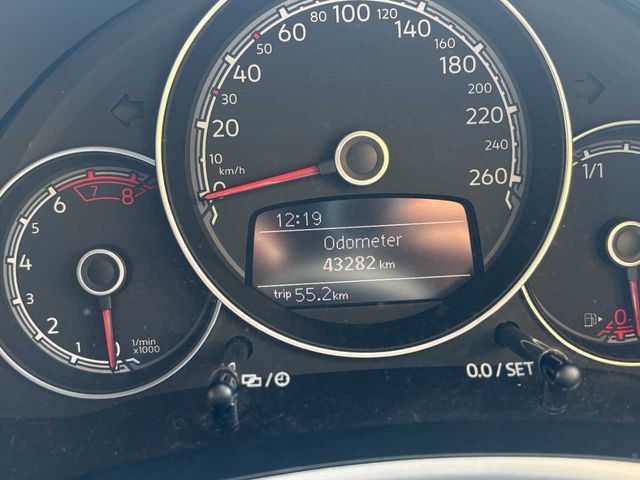 VOLKSWAGEN THE BEETL 2017 Image 31