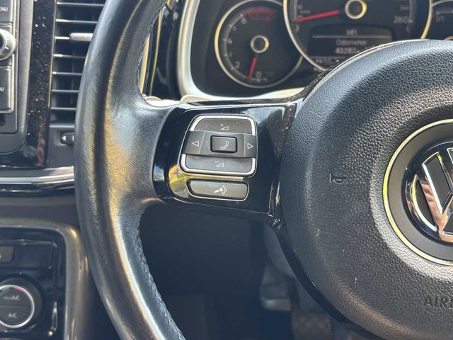 VOLKSWAGEN THE BEETL 2017 Image 31