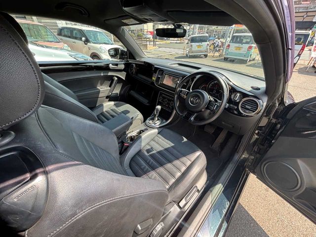 VOLKSWAGEN THE BEETL 2017 Image 31