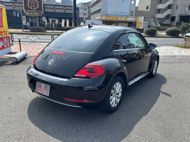 VOLKSWAGEN THE BEETL 2017 Image 31