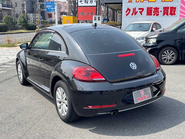 VOLKSWAGEN THE BEETL 2017 Image 31