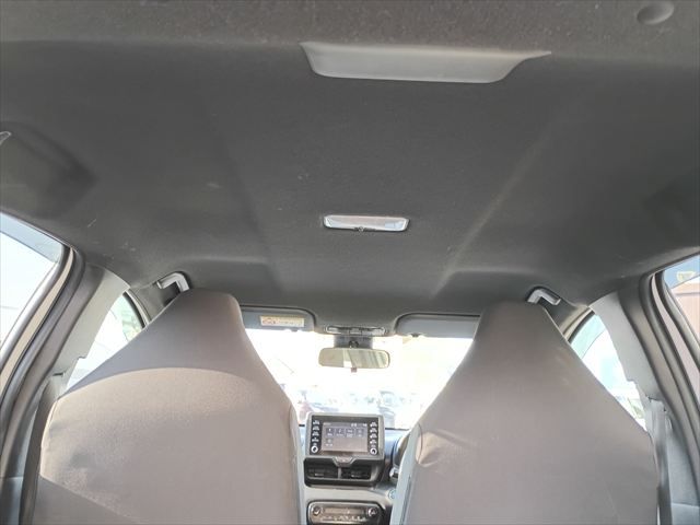 TOYOTA YARIS HYBRID 2022 Image 31