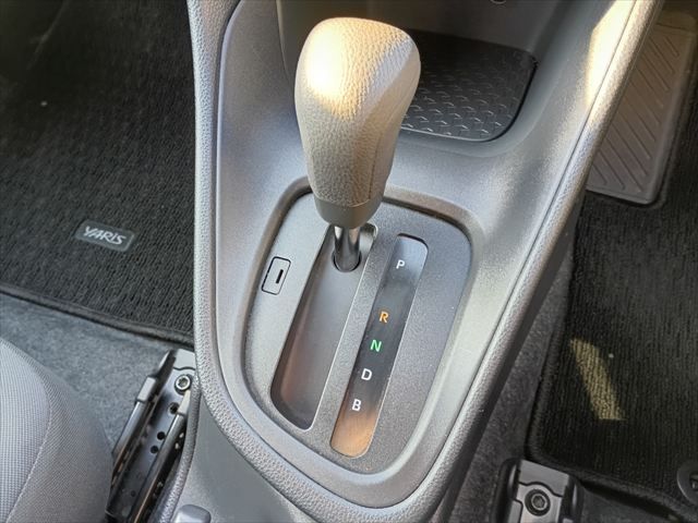 TOYOTA YARIS HYBRID 2022 Image 31