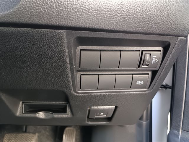 TOYOTA YARIS HYBRID 2022 Image 31