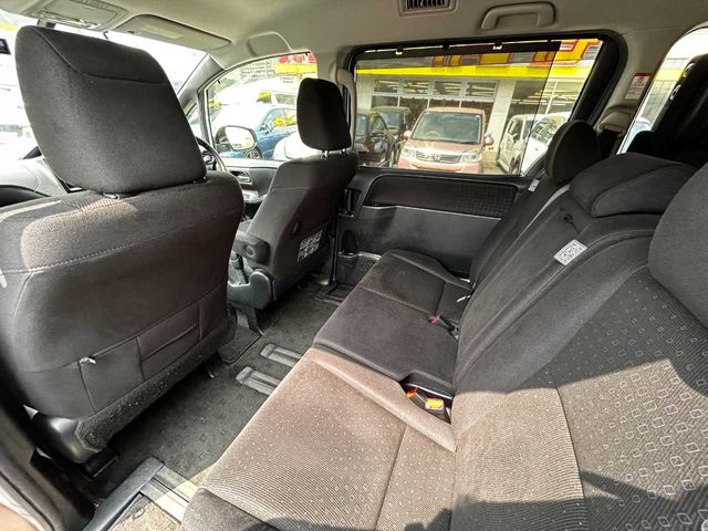 TOYOTA VOXY 2015 Image 31