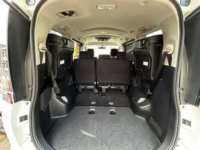 TOYOTA VOXY 2015 Image 31