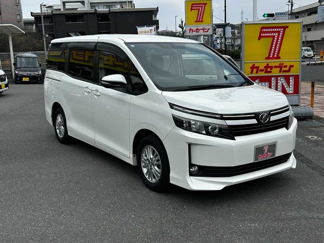 TOYOTA VOXY 2015 Image 31