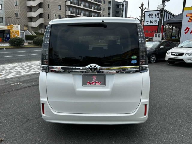 TOYOTA VOXY 2015 Image 31