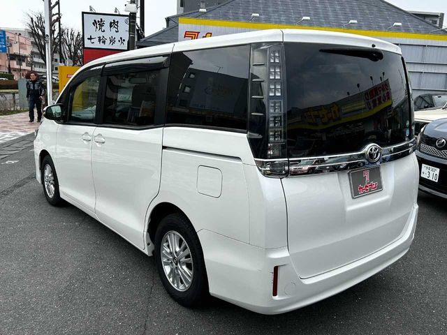 TOYOTA VOXY 2015 Image 31