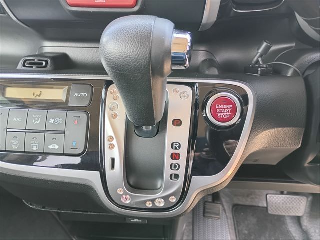 HONDA N BOX CUSTOM 2015 Image 31