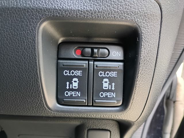 HONDA N BOX CUSTOM 2015 Image 31