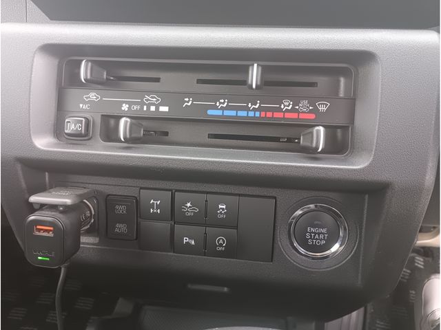 DAIHATSU HIJET TRUCK 4WD 2022 Image 31