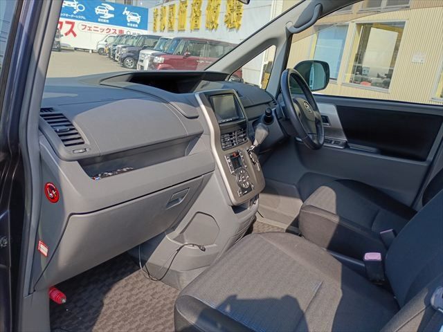 TOYOTA VOXY 4WD 2010 Image 31