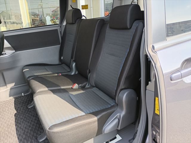 TOYOTA VOXY 4WD 2010 Image 31