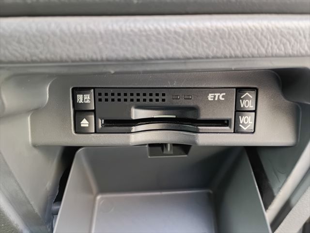 TOYOTA VOXY 4WD 2010 Image 31