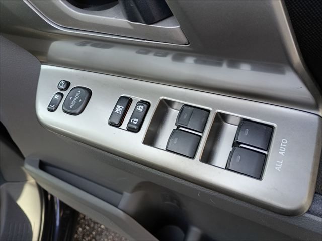 TOYOTA VOXY 4WD 2010 Image 31