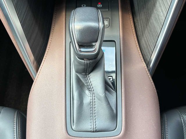 TOYOTA HARRIER HYBRID 2023 Image 31