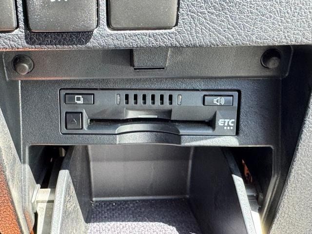 TOYOTA ALPHARD HYBRID 4WD 2017 Image 31