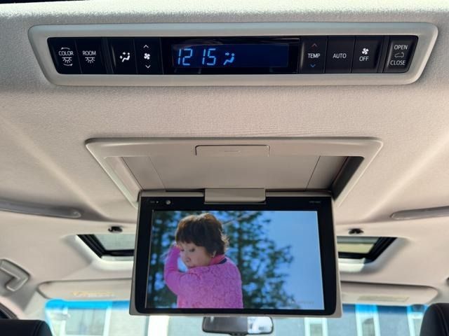 TOYOTA ALPHARD HYBRID 4WD 2017 Image 31