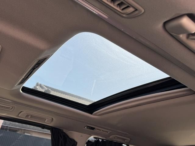 TOYOTA ALPHARD HYBRID 4WD 2017 Image 31