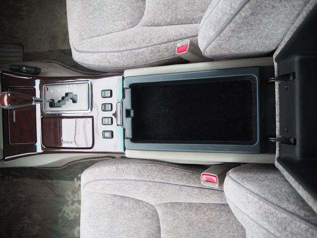 TOYOTA CROWN MAJESTA 2003 Image 31