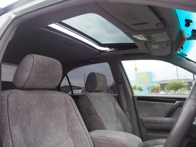 TOYOTA CROWN MAJESTA 2003 Image 31