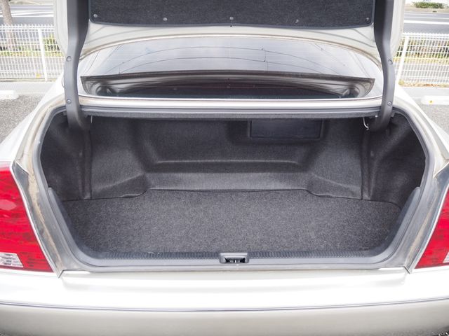 TOYOTA CROWN MAJESTA 2003 Image 31