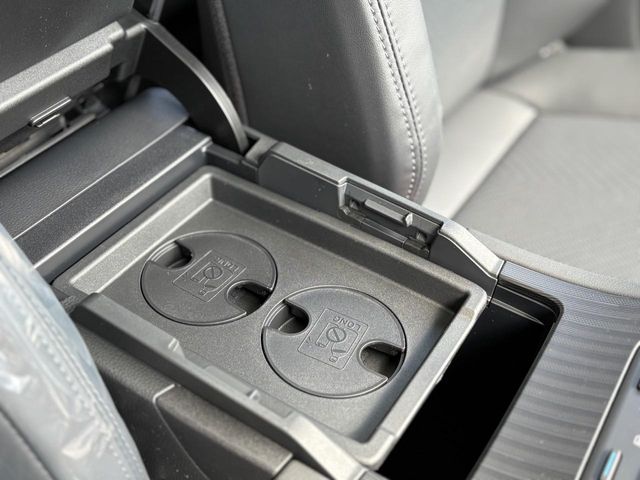 TOYOTA HARRIER HYBRID 2026 Image 31