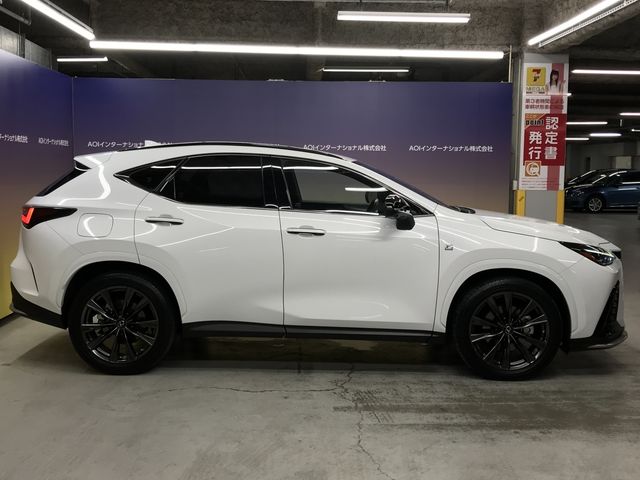 TOYOTA LEXUS NX450H+ AWD 2021 Image 31