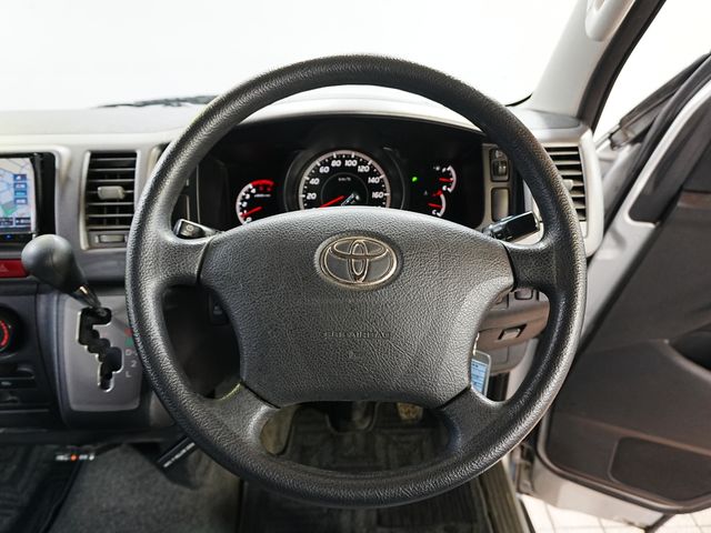 TOYOTA REGIUSACE VAN 2WD 2010 Image 31