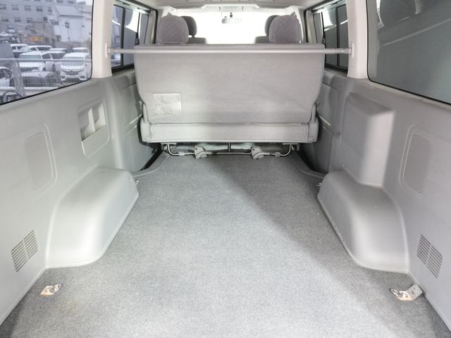 TOYOTA REGIUSACE VAN 2WD 2010 Image 31