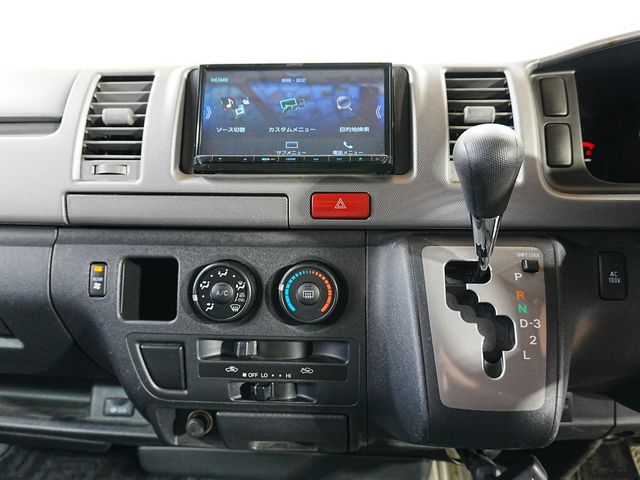 TOYOTA REGIUSACE VAN 2WD 2010 Image 31