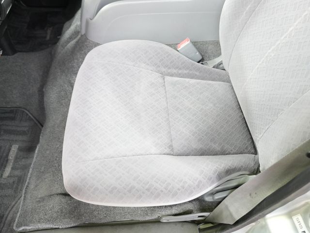 TOYOTA REGIUSACE VAN 2WD 2010 Image 31