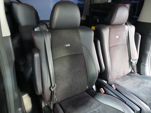 TOYOTA VELLFIRE 2013 Image 31