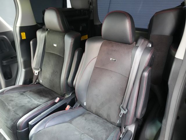 TOYOTA VELLFIRE 2013 Image 31