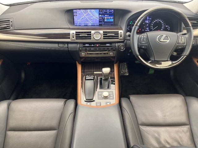 TOYOTA LEXUS LS460 2013 Image 31