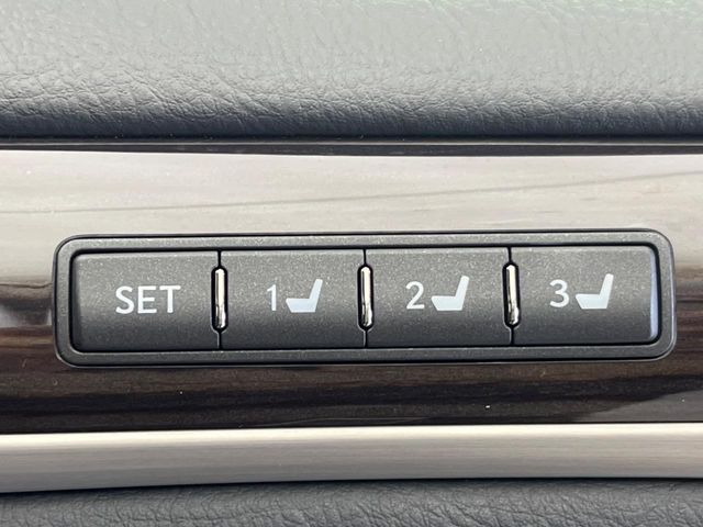 TOYOTA LEXUS LS460 2013 Image 31