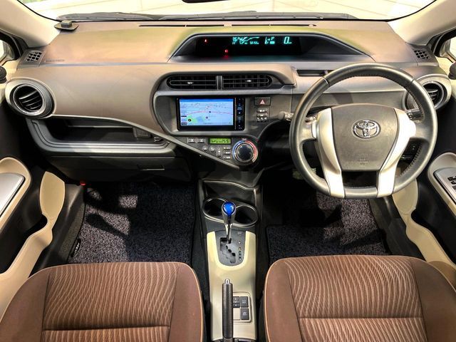 TOYOTA AQUA 2012 Image 31