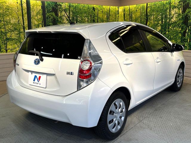 TOYOTA AQUA 2012 Image 31