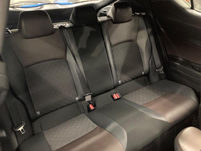 TOYOTA C-HR 2017 Image 31