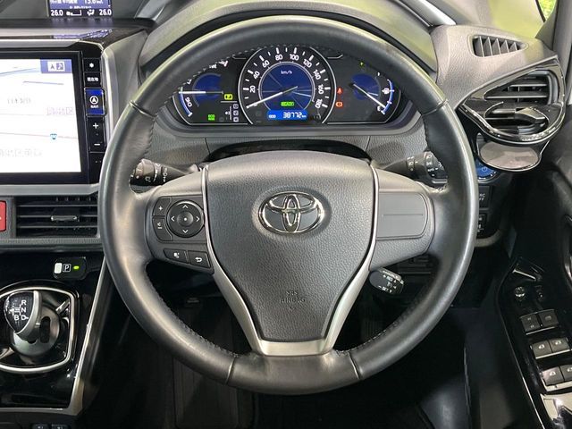 TOYOTA VOXY HYBRID 2019 Image 31