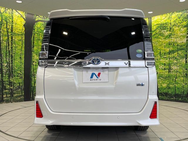 TOYOTA VOXY HYBRID 2019 Image 31