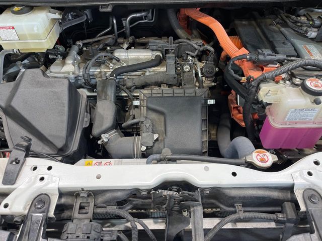 TOYOTA VOXY HYBRID 2019 Image 31