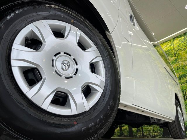 TOYOTA HIACE VAN 2WD 2023 Image 31