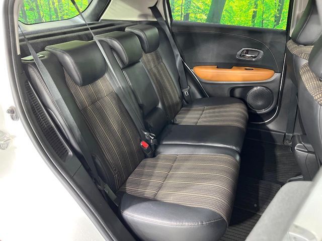 HONDA VEZEL HYBRID 2016 Image 31