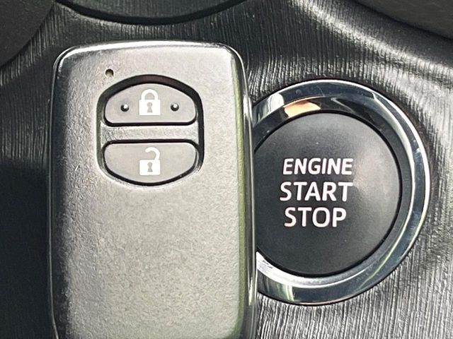 TOYOTA VITZ 2013 Image 31