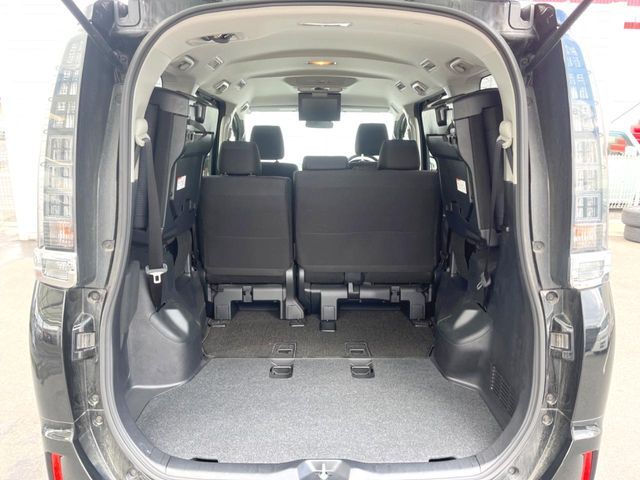 TOYOTA VOXY 2016 Image 31