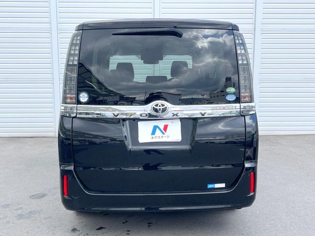 TOYOTA VOXY 2016 Image 31