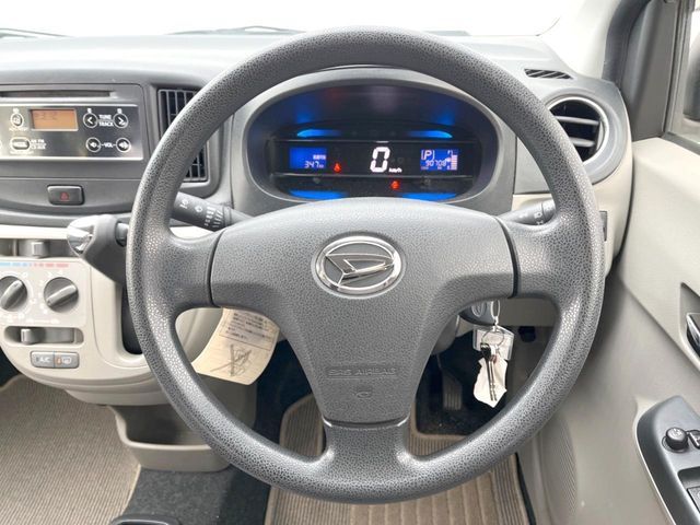 DAIHATSU MIRA E:S 2014 Image 31