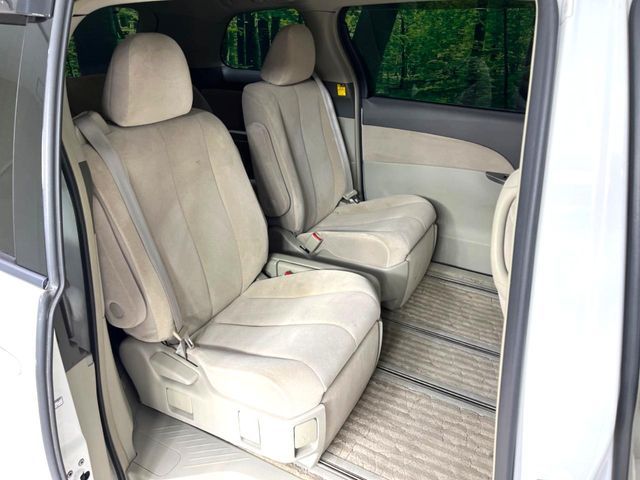 TOYOTA ESTIMA 2007 Image 31